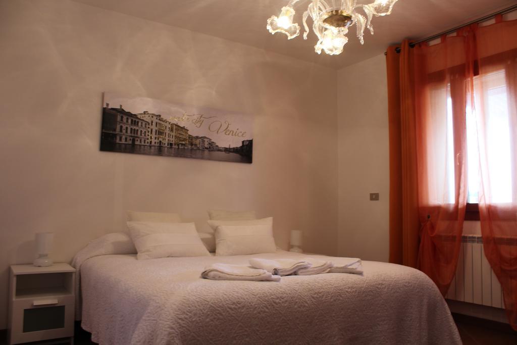 تيسّيرا B&B Airport Venice Diego 2 الغرفة الصورة